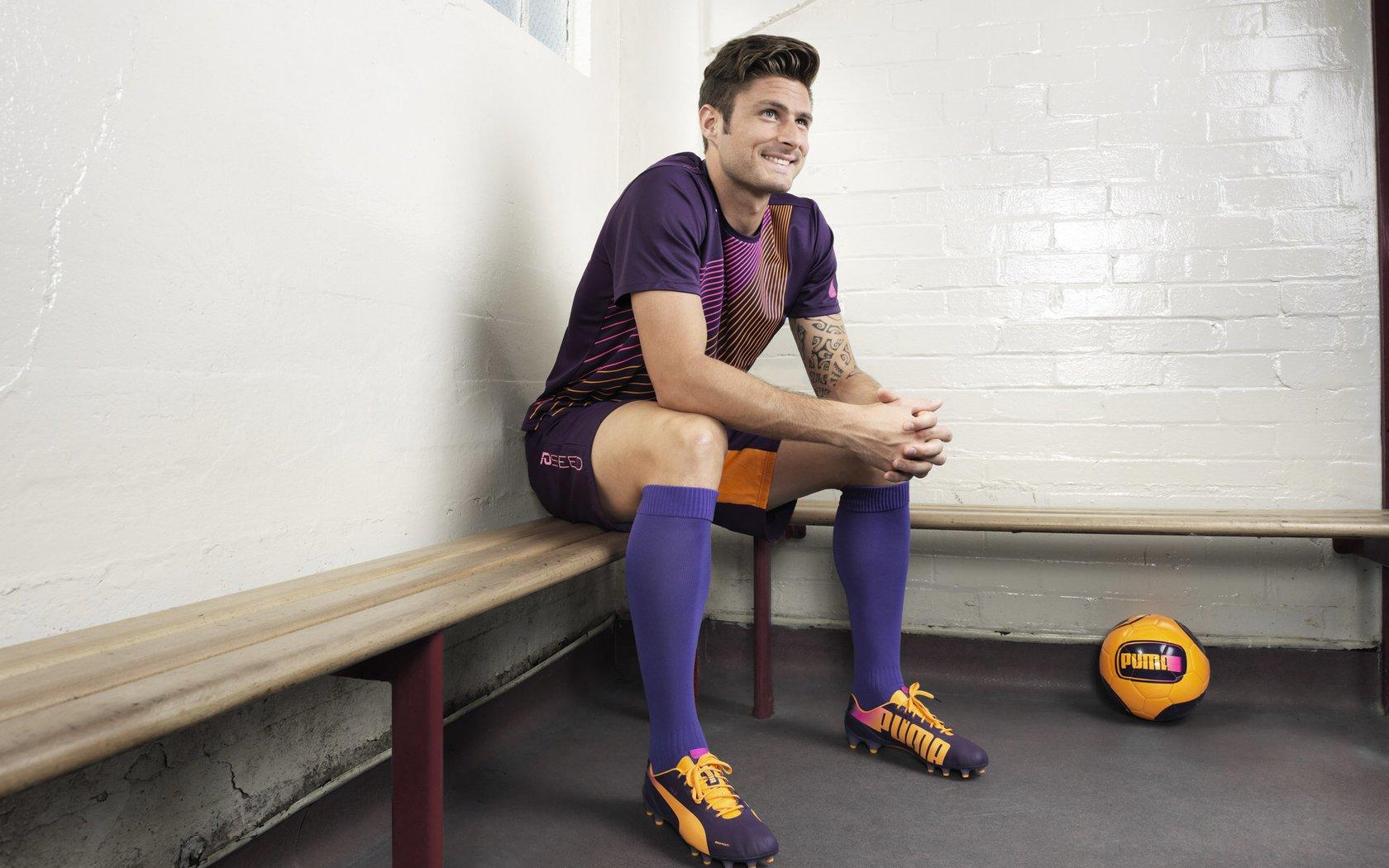 尤文图斯公布意甲焦点战大名单,新星孔塞桑领衔锋线,伊尔迪兹回归强化进攻