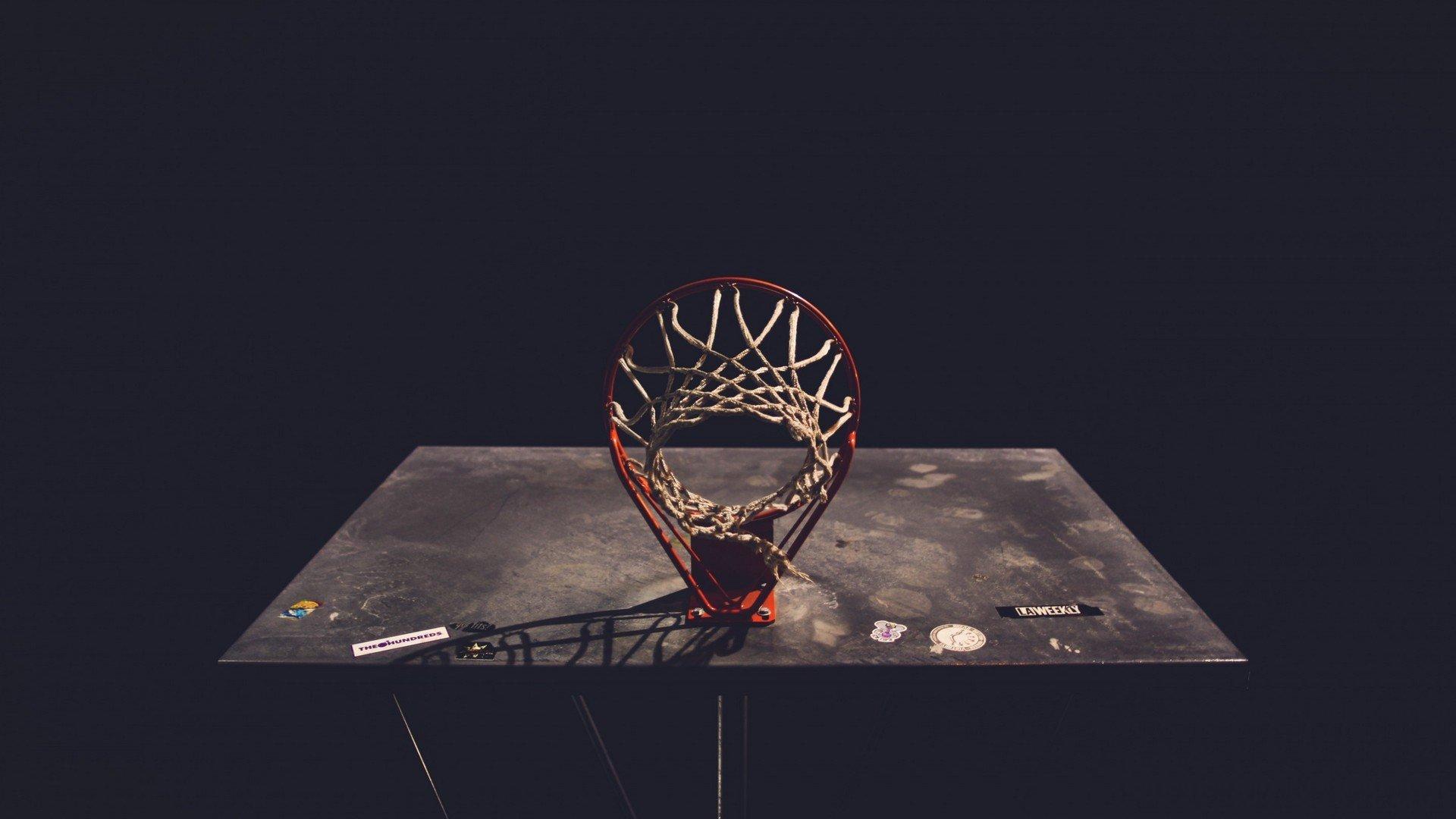 川鄂对决演绎绿茵热血 近千远征军点亮江城夜空